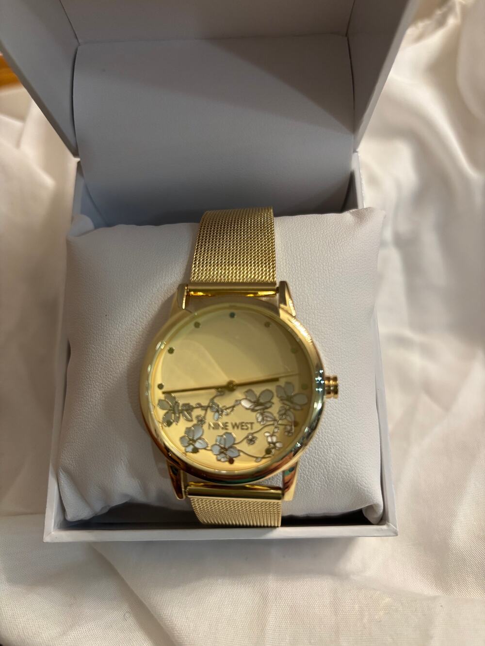 Nine West Women's Watch floral design mesh bracelet style (NWT)